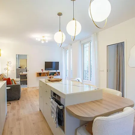 Montmartre Rochechouart - 1 Bed Sleeps 2 Parigi